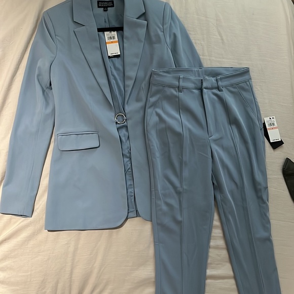 BRAND NEW NEVER WORN DANIELLE BERNSTEIN BLAZER SUIT - Picture 5 of 9